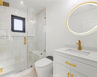 16243 Chatsworth Street - Photo Thumbnail 32