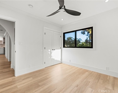 16243 Chatsworth Street - Photo Thumbnail 11