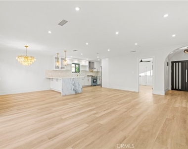 16243 Chatsworth Street - Photo Thumbnail 28