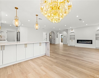 16243 Chatsworth Street - Photo Thumbnail 27