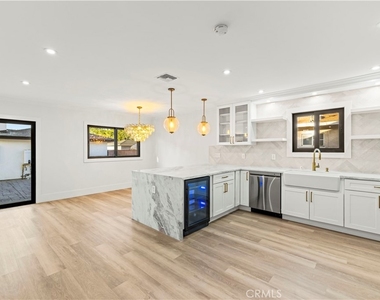 16243 Chatsworth Street - Photo Thumbnail 25