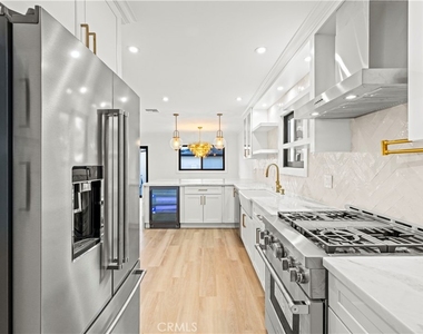 16243 Chatsworth Street - Photo Thumbnail 24