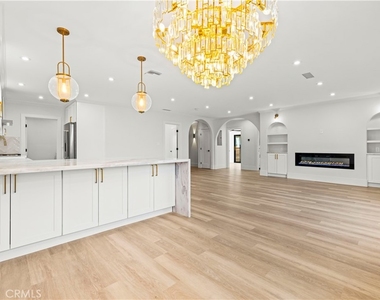 16243 Chatsworth Street - Photo Thumbnail 20