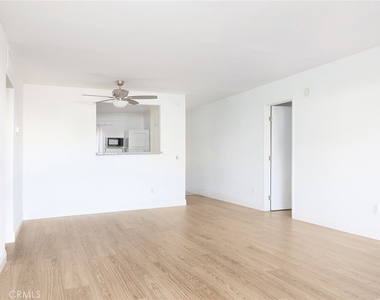 18350 Hatteras Street - Photo Thumbnail 12