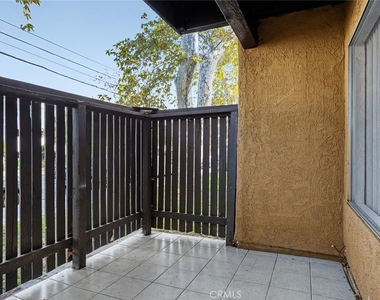 18350 Hatteras Street - Photo Thumbnail 13