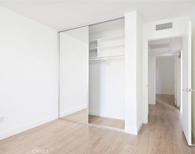 18350 Hatteras Street - Photo Thumbnail 24