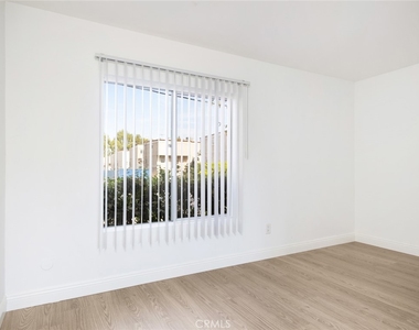 18350 Hatteras Street - Photo Thumbnail 28
