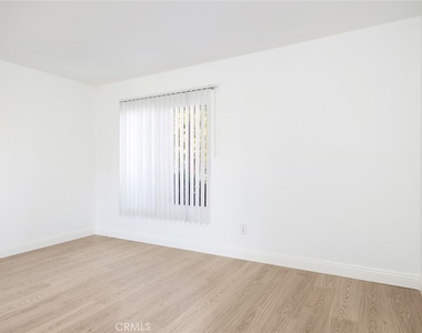 18350 Hatteras Street - Photo Thumbnail 27
