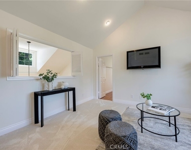 511 S Weymouth Court - Photo Thumbnail 25