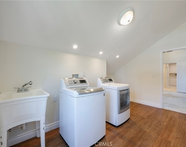 511 S Weymouth Court - Photo Thumbnail 26
