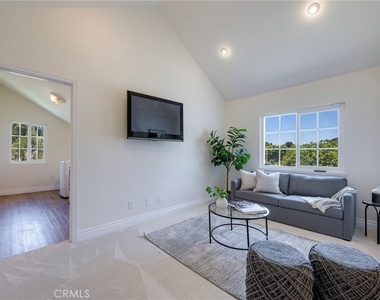 511 S Weymouth Court - Photo Thumbnail 24