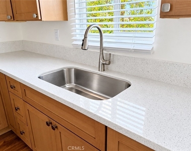 136 N Marshall Court - Photo Thumbnail 9