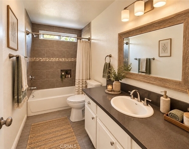 136 N Marshall Court - Photo Thumbnail 17