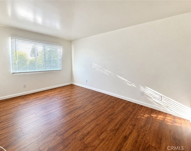 136 N Marshall Court - Photo Thumbnail 13