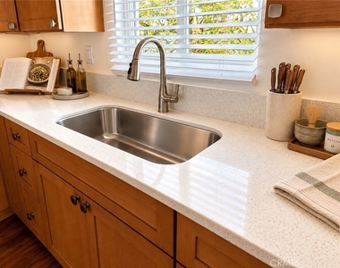 136 N Marshall Court - Photo Thumbnail 8