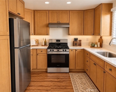 136 N Marshall Court - Photo Thumbnail 6