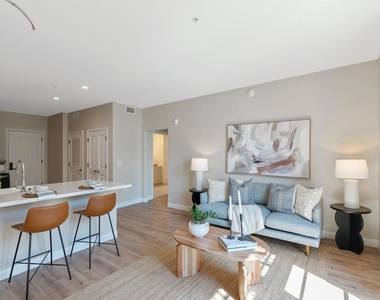 111 N Madison Avenue - Photo Thumbnail 10