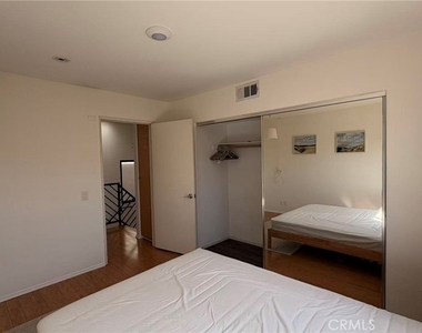 9917 Tabor - Photo Thumbnail 8