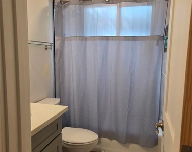 1628 White Oak - Photo Thumbnail 4