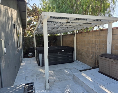 1628 White Oak - Photo Thumbnail 8