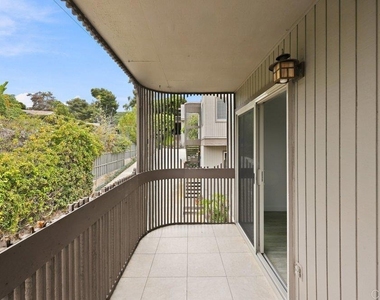 155 Rosebay Drive - Photo Thumbnail 11