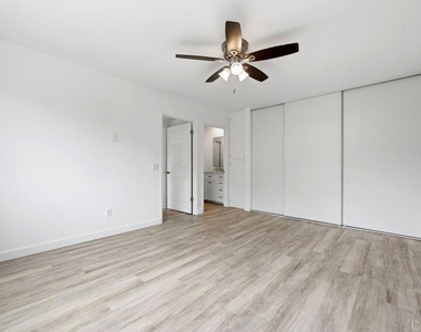 155 Rosebay Drive - Photo Thumbnail 9
