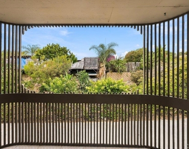 155 Rosebay Drive - Photo Thumbnail 13