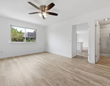 155 Rosebay Drive - Photo Thumbnail 7