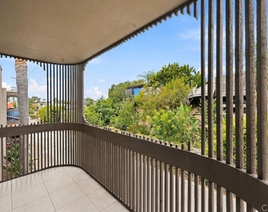 155 Rosebay Drive - Photo Thumbnail 12