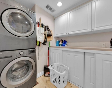 1418 Bradley Court - Photo Thumbnail 12