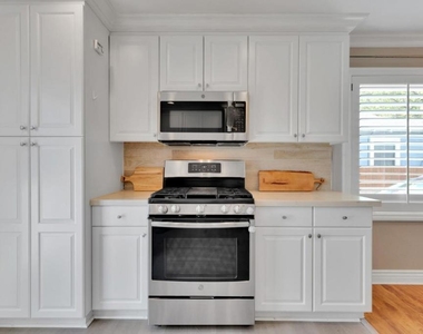 1418 Bradley Court - Photo Thumbnail 21