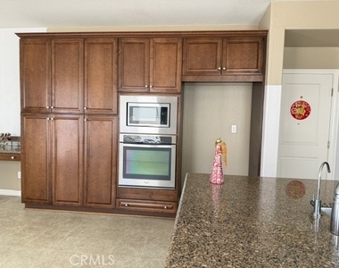 14559 Norfolk Avenue - Photo Thumbnail 4