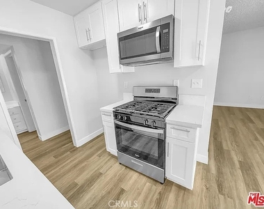 1350 W Lambert Road - Photo Thumbnail 6