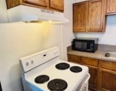 620 N Sweetzer - Photo Thumbnail 10
