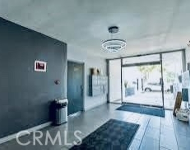 620 N Sweetzer - Photo Thumbnail 1