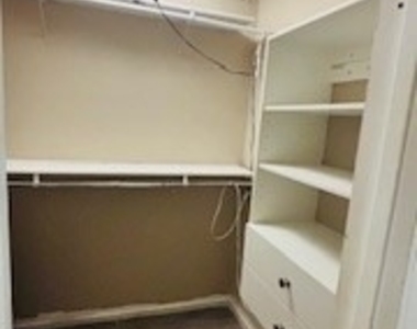 620 N Sweetzer - Photo Thumbnail 17