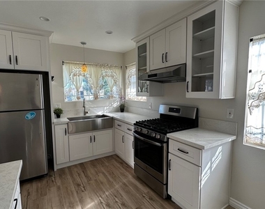 317 Morris Place - Photo Thumbnail 8