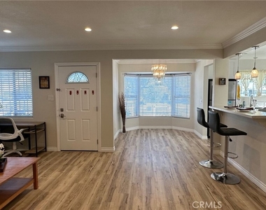 317 Morris Place - Photo Thumbnail 7