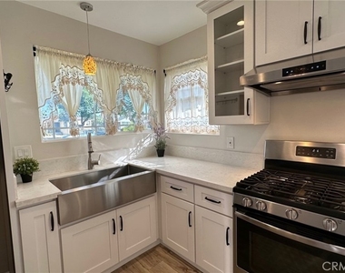 317 Morris Place - Photo Thumbnail 12