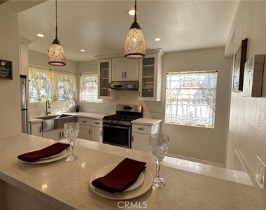 317 Morris Place - Photo Thumbnail 13