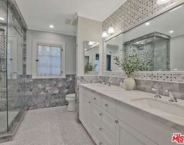 843 N Stanley Avenue - Photo Thumbnail 11