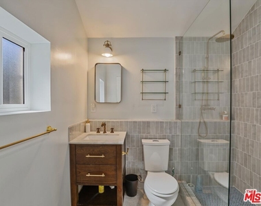 843 N Stanley Avenue - Photo Thumbnail 35