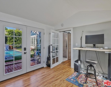 843 N Stanley Avenue - Photo Thumbnail 34