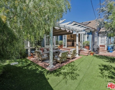 843 N Stanley Avenue - Photo Thumbnail 29