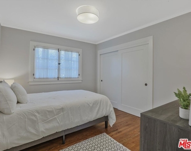 843 N Stanley Avenue - Photo Thumbnail 13