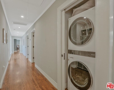843 N Stanley Avenue - Photo Thumbnail 18