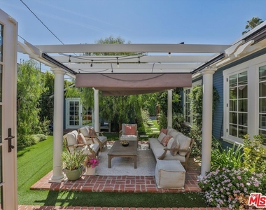 843 N Stanley Avenue - Photo Thumbnail 27
