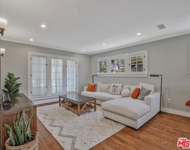 843 N Stanley Avenue - Photo Thumbnail 20