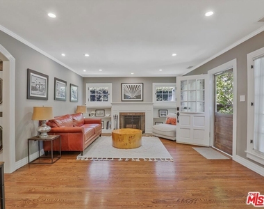 843 N Stanley Avenue - Photo Thumbnail 6