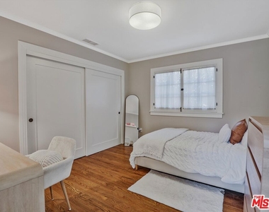 843 N Stanley Avenue - Photo Thumbnail 16